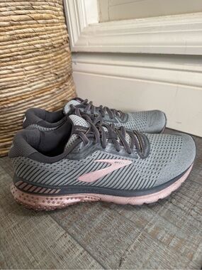 Brooks Adrenaline GTS 20 sz8.5